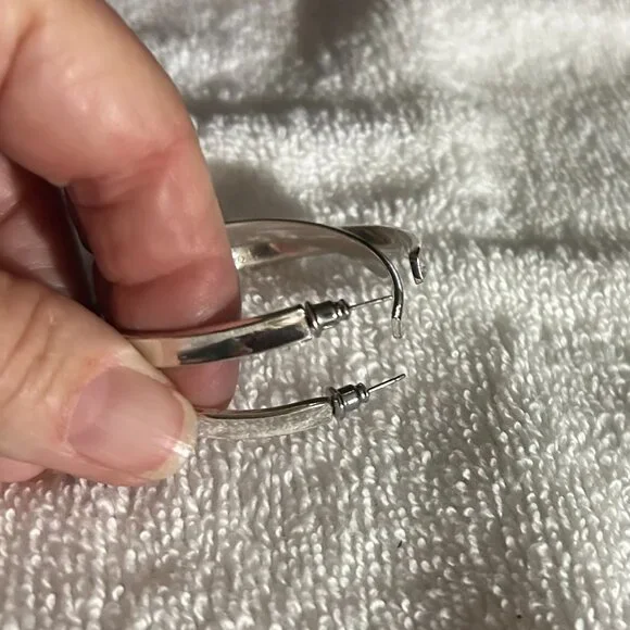 Tiffany 1837® hoop earrings in silver - Picture 9 of 9